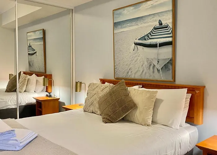 6 Executive Eastside Parking, Gym & Pool