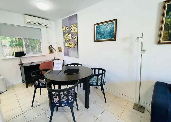 Top Location Convenient Quiet Wifi Netflix Wine