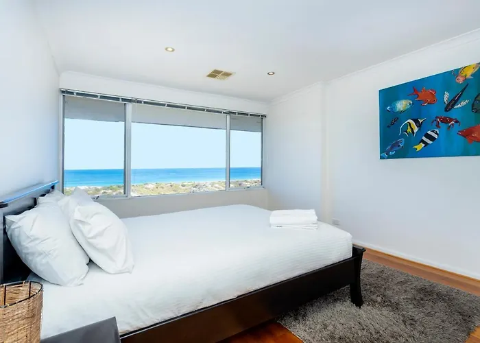 Scarborough Beachlife Apartment - Executive Escapes