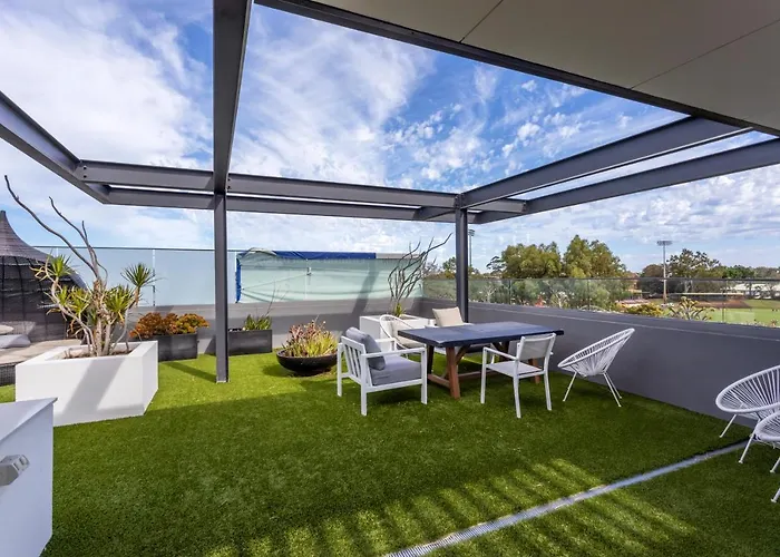 Skypark On Vincent - Executive Escapes
