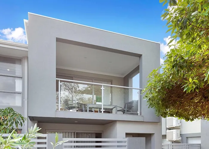 134 North Perth Nest For 4 Parking