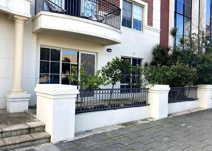 Modern 2 Bedroom Apartment In Perth