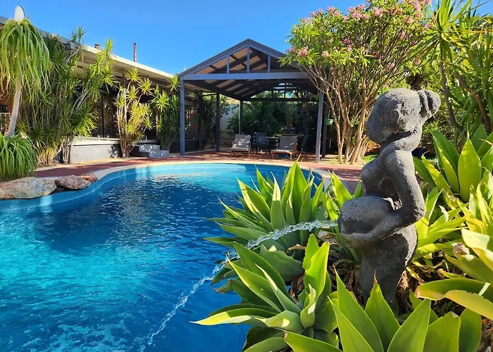 Tranquil Gumnut Cottage - Close To Airport