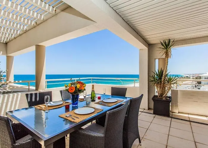 Beach View Apartment In Cottesloe
