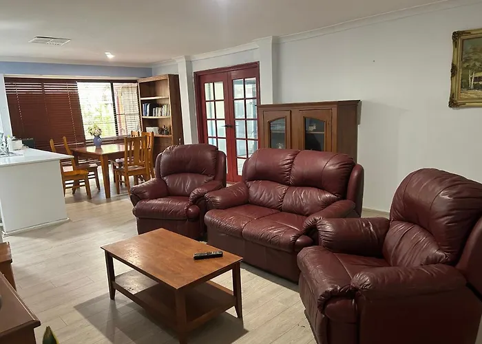 Single Room Share Bathroom And Kitchen