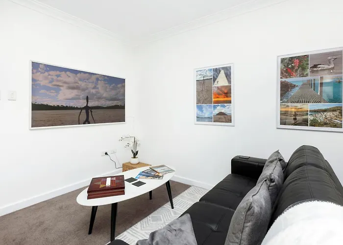 1Br City View Gem On Mounts Bay Road