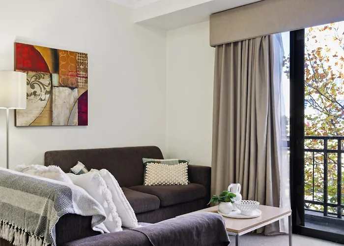 Urban Serenity 2 Bedroom Apt With Stunning Views