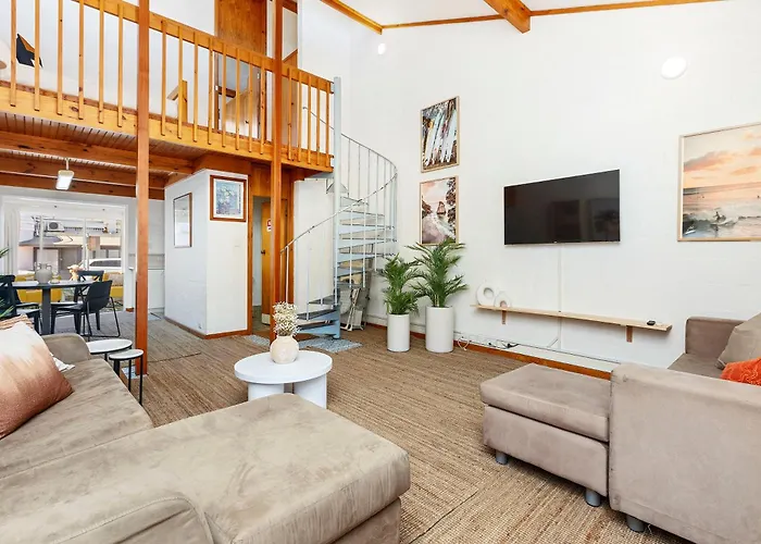 11 Cottesloe - Steps From Beach - Sleeps 3