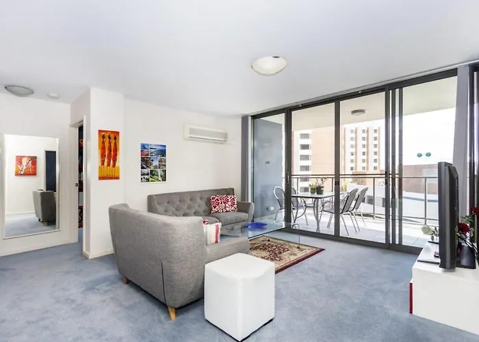 24 Amazing Adelaide Tce 2Br 2Ba Location