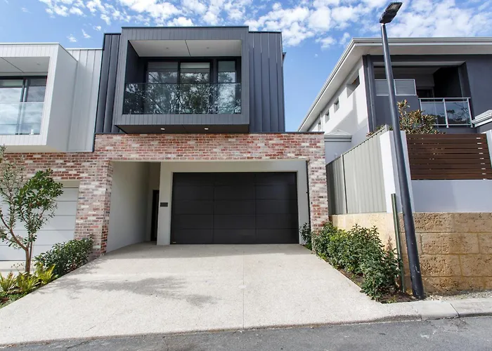 Scarborough Laneway Retreat