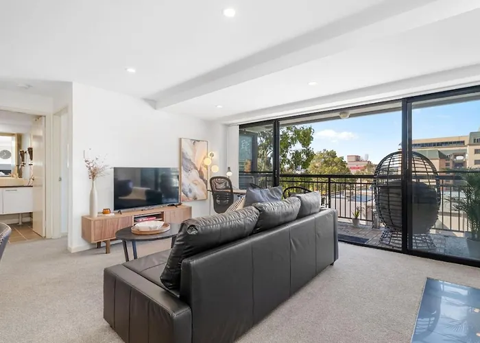 City Life 2Br Apt With Pool,Gym, Sauna, Carbay
