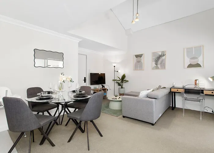 610 Chic City Living
