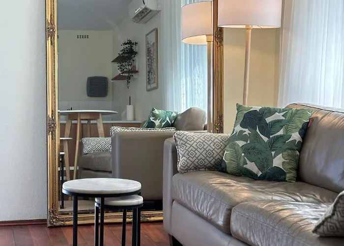 Cosy & Private, Walk To East Vic Park