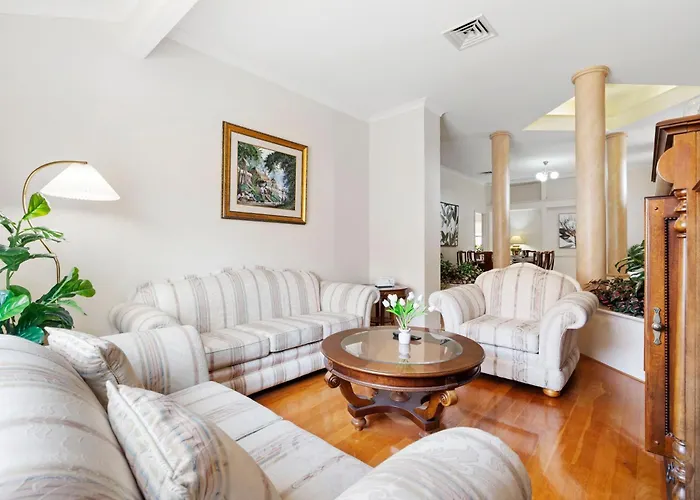 8 Flecker - Winthrop Mansion