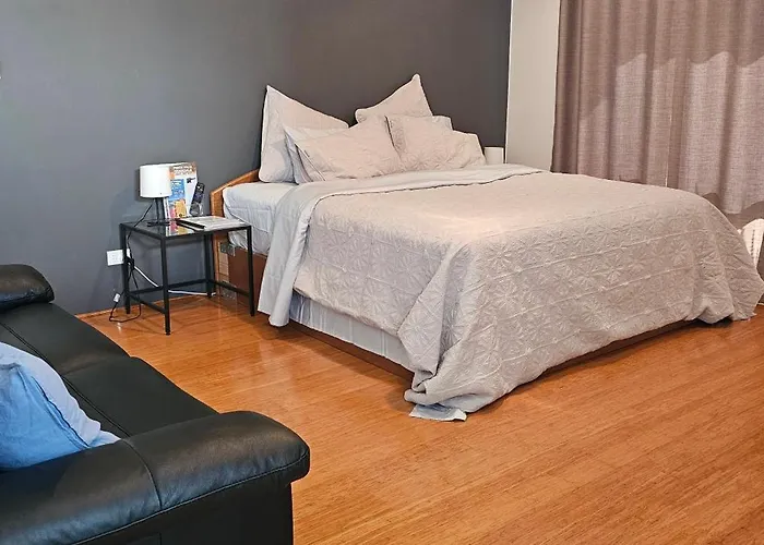 Private King Bed Guest Suite