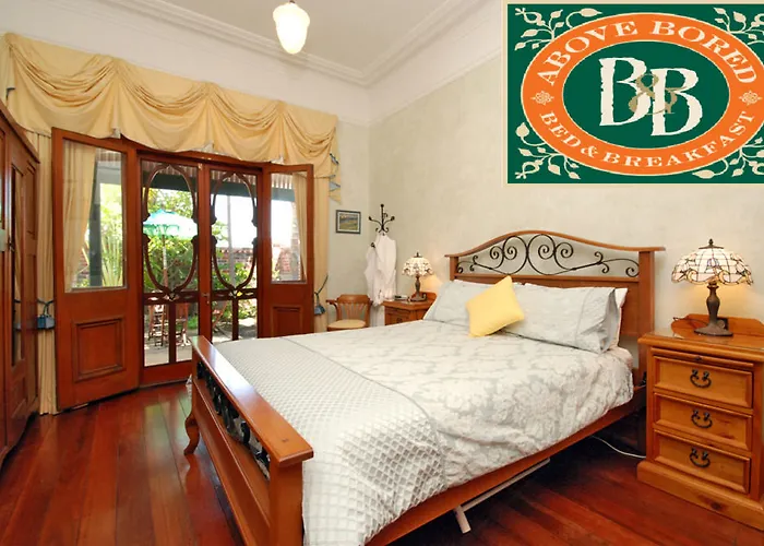 What are the best hotels near Kyilla Park?