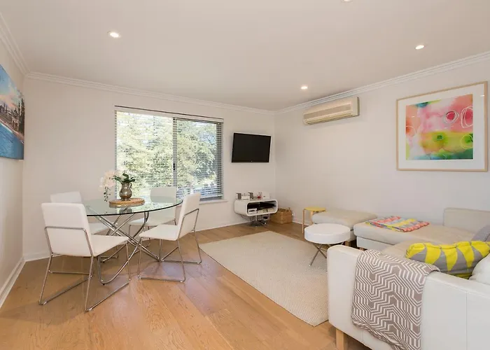 Cottesloe Beach Pines Apartment