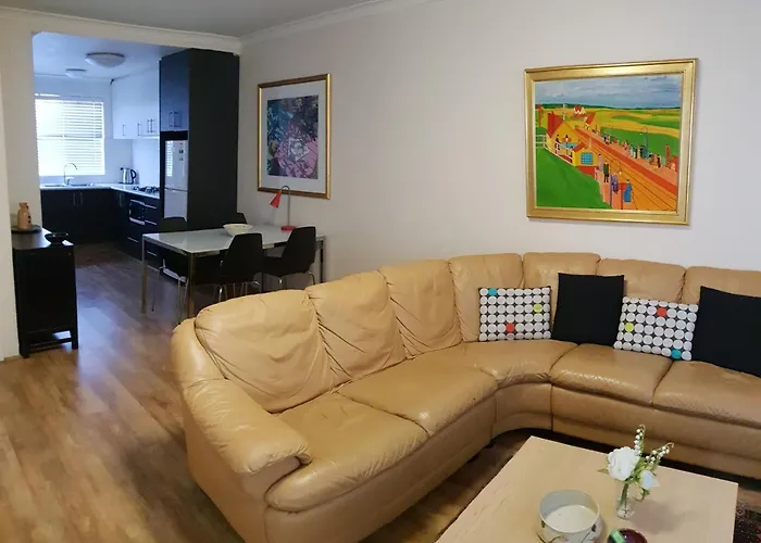 Mt.Lawley Superb 2 Bedroom Location Comfort, Style 2
