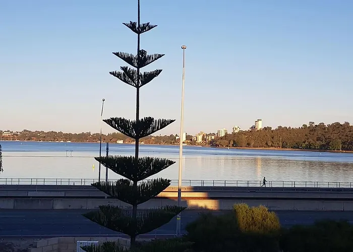 Riverside 2 Bedroom With South Perth Peninsula Views