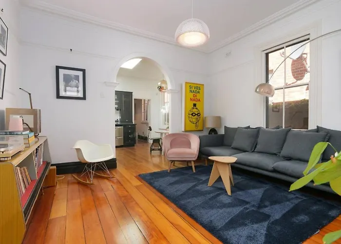 Boutique 2-Bed House With Garden In Northbridge Perth