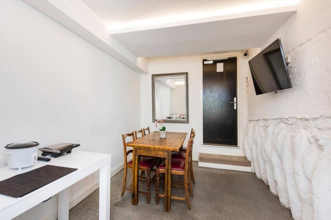 Holiday home Charming Studio With Rooftop Terrace Perth