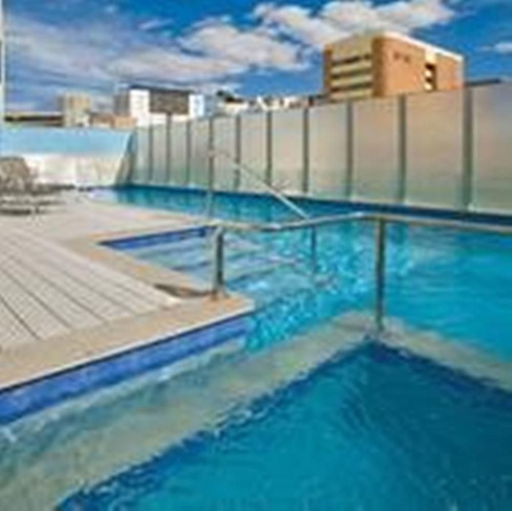 Aparthotel Adina Barrack Plaza