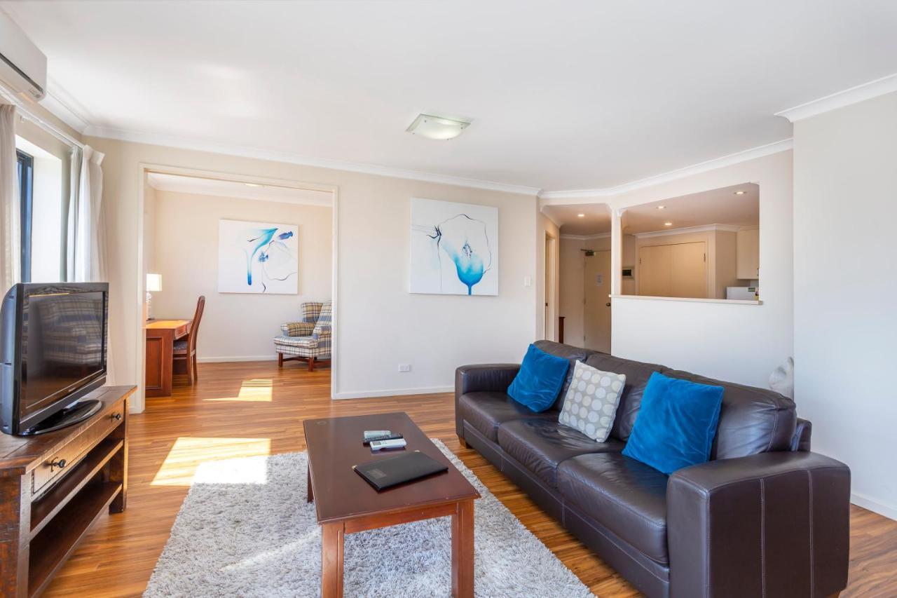 West End 406 - Executive Escapes