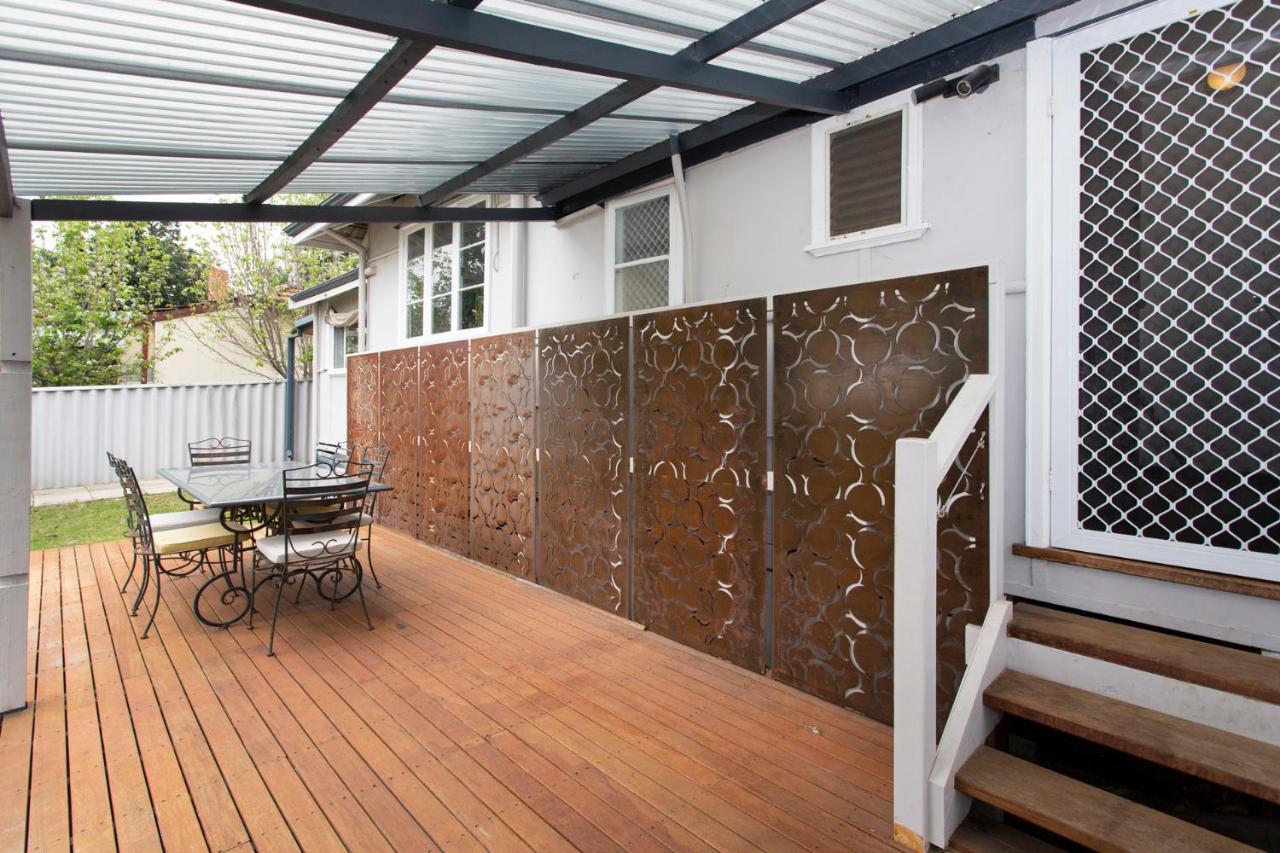 Cosy -3 Bedrooms Victoria Park * Perth