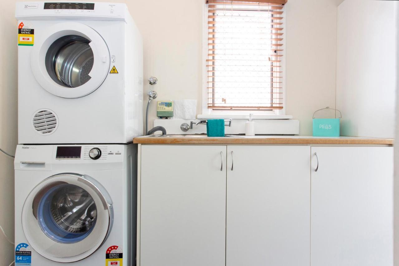 Cosy -3 Bedrooms Victoria Park * Perth
