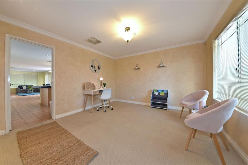 Redcliff Close To & Airport Hotel 3*