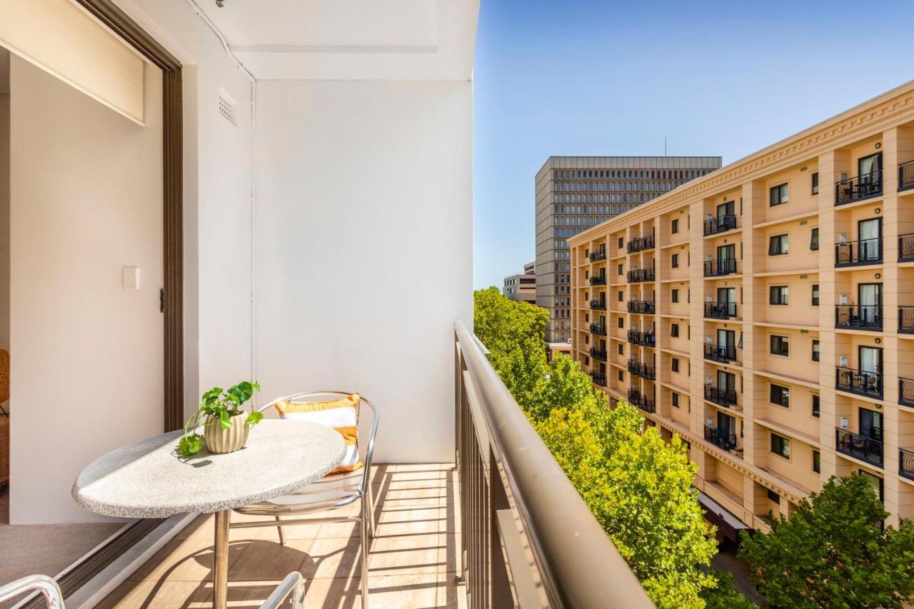 404 Big Beautiful One Bed & Balcony Apartment Perth