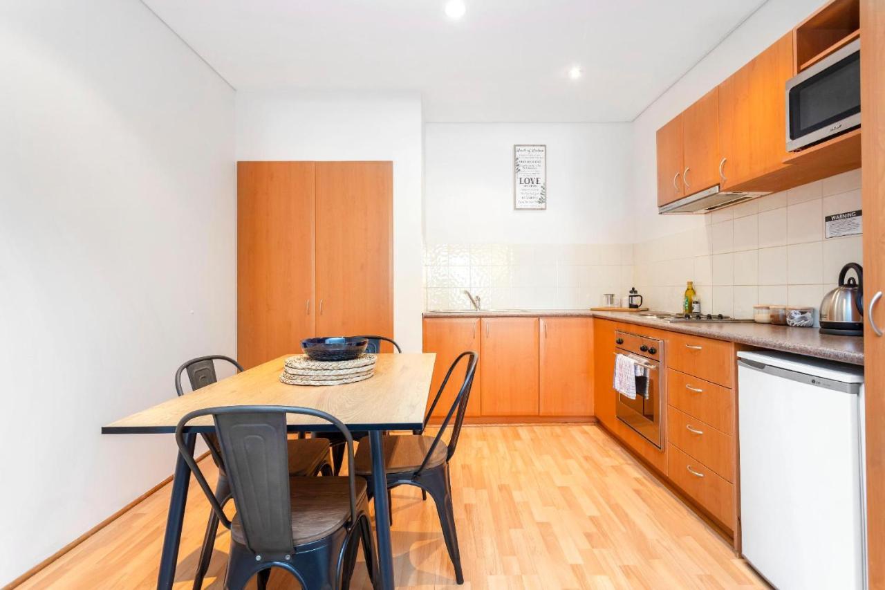 404 Big Beautiful One Bed & Balcony Apartment