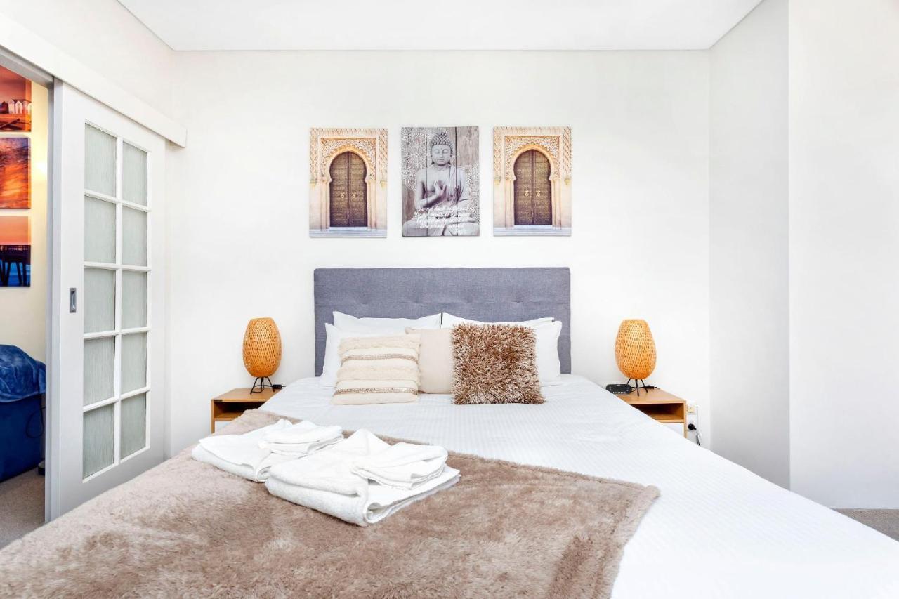 404 Big Beautiful One Bed & Balcony *
