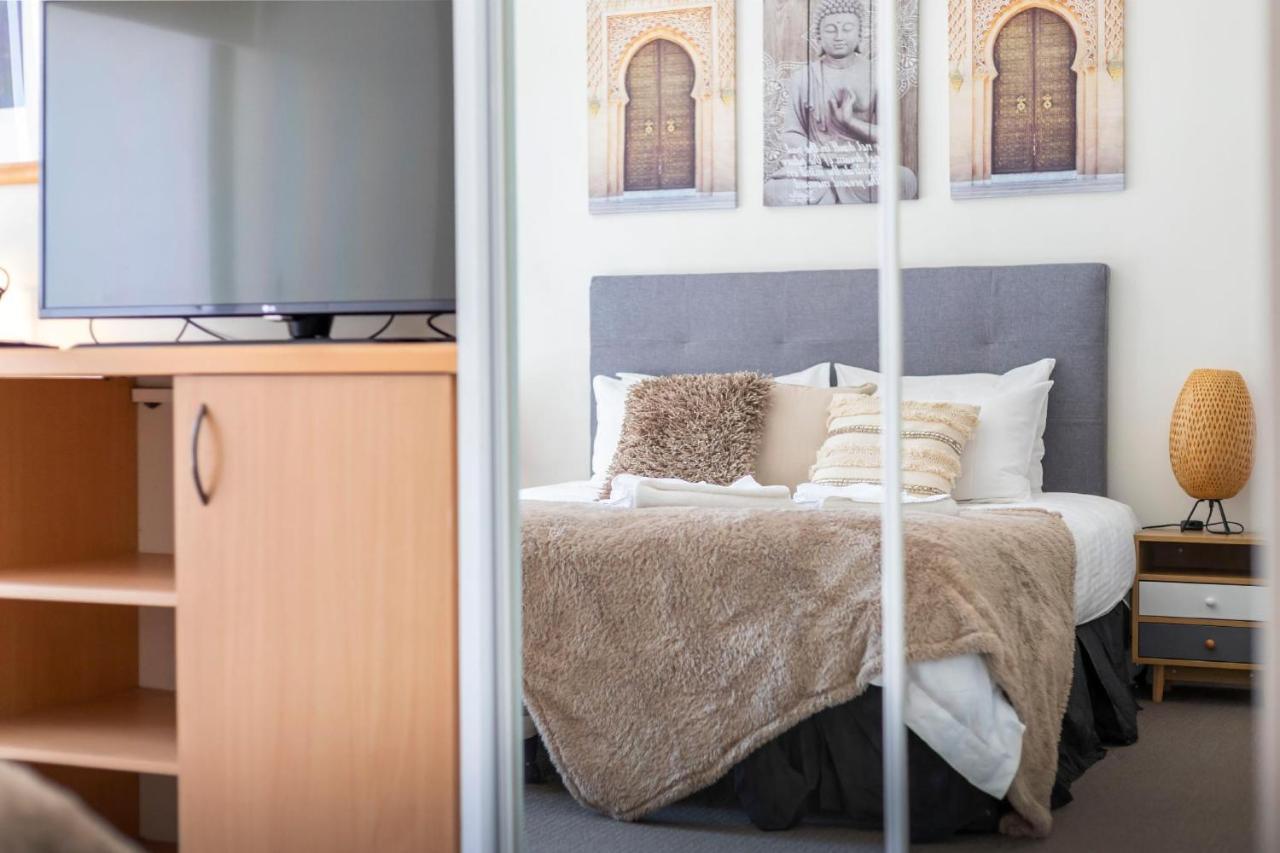 Apartment 404 Big Beautiful One Bed & Balcony Perth