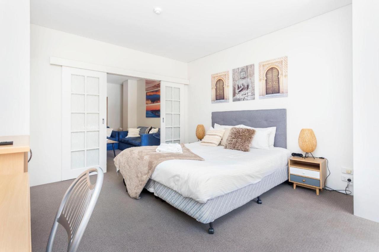 Apartment 404 Big Beautiful One Bed & Balcony *