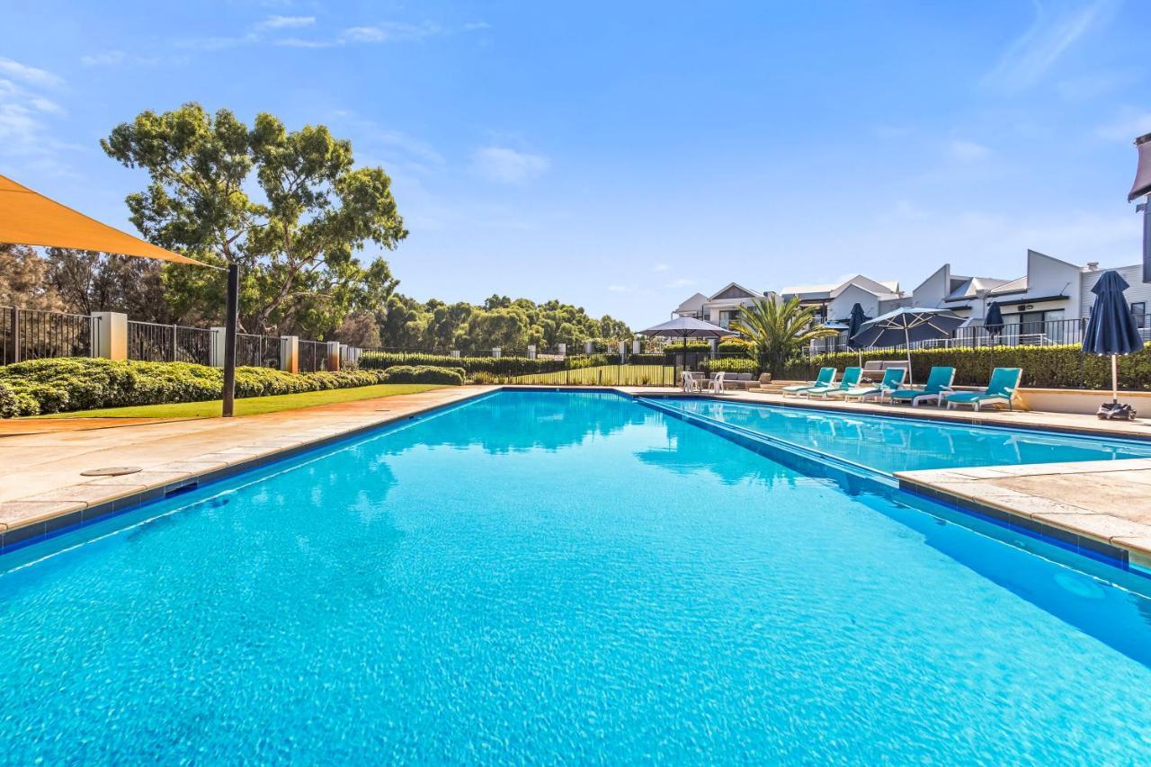 Apartment 507 High Heaven Breathtaking Views, Pool, Parking Perth