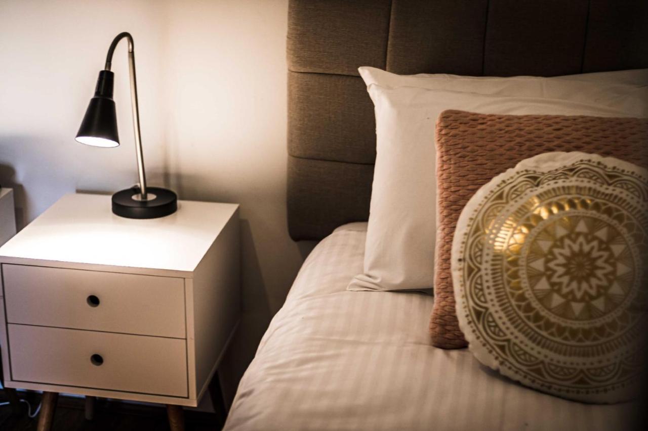405 Charming Central Renovated Lift Sleep 4 Apartment Perth