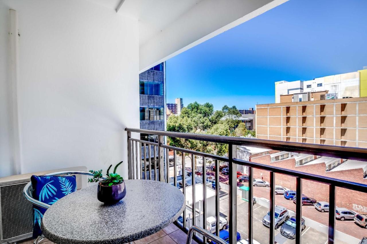 405 Charming Central Renovated Lift Sleep 4 Apartment