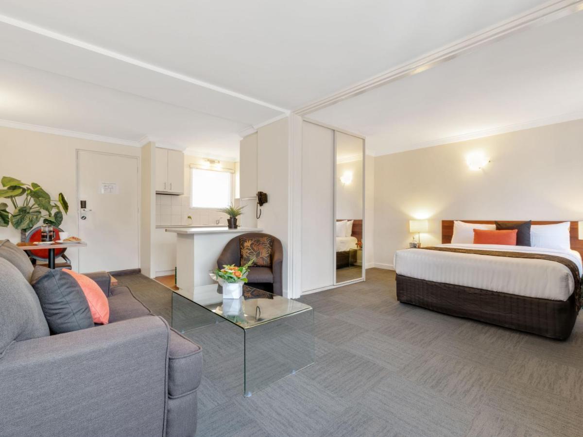 Aparthotel The Peninsula Riverside Serviced 4*