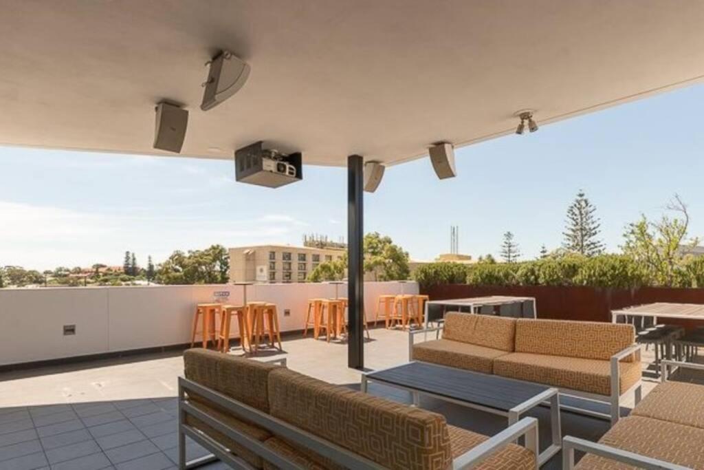 Deluxe Close To City Wifi Netflix Wine Parking Apartment *