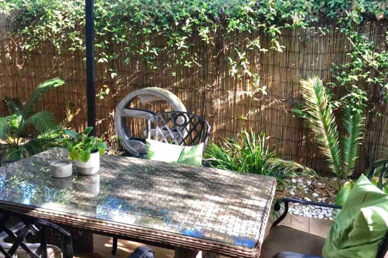 Bright 2 Bedroom In A Great Location *