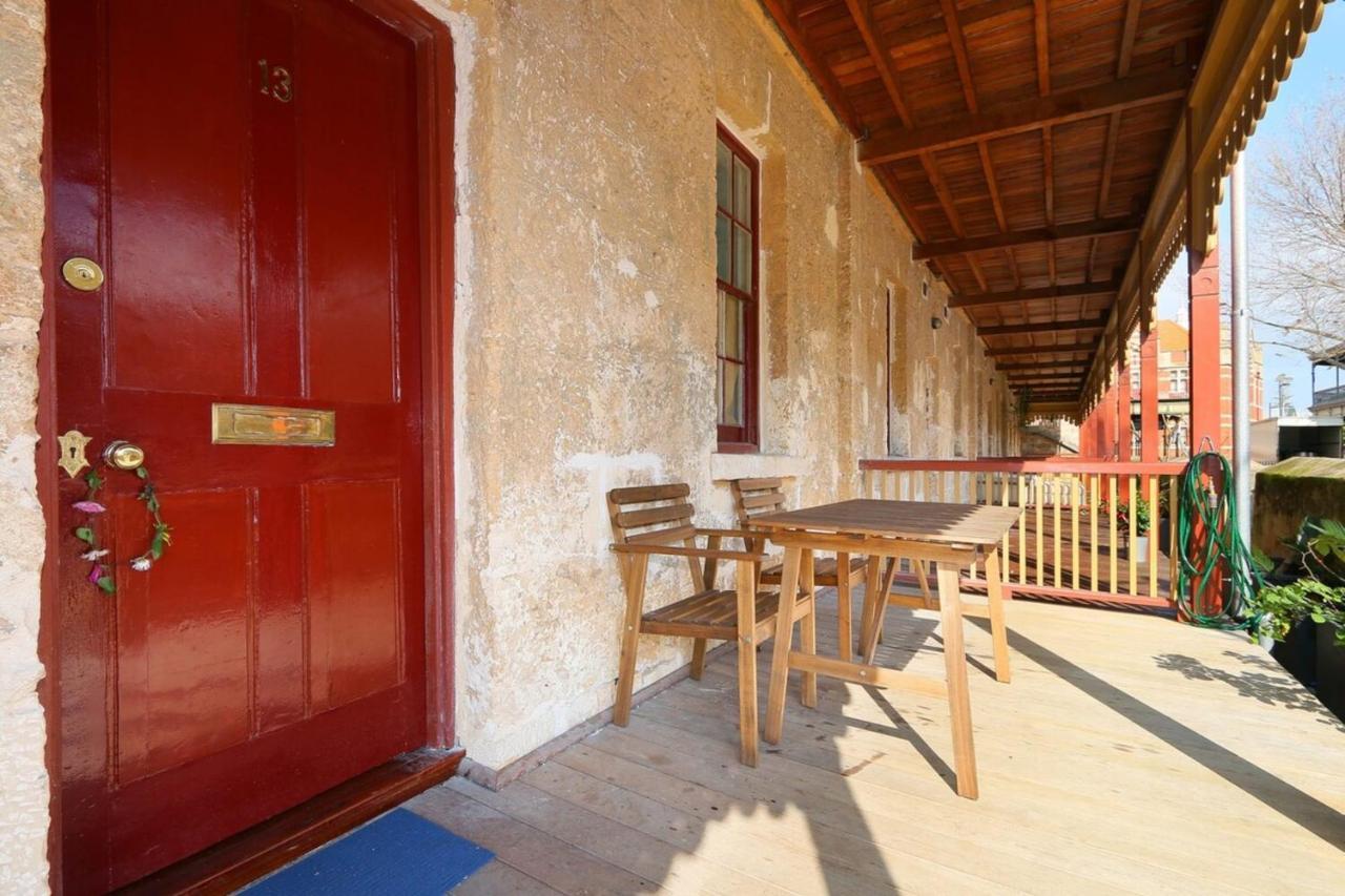 Central 3 Bedroom Heritage House In Fremantle Pangsapuri