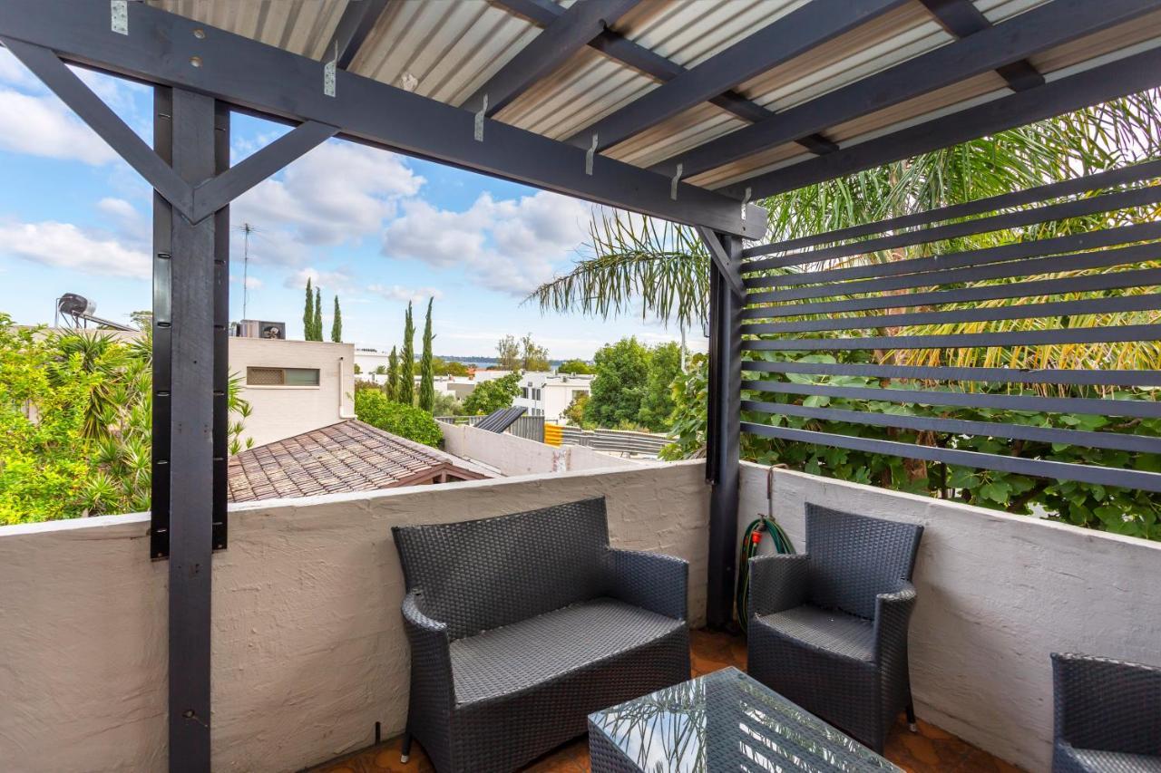 Mezzanine Retreat - Executive Escapes
