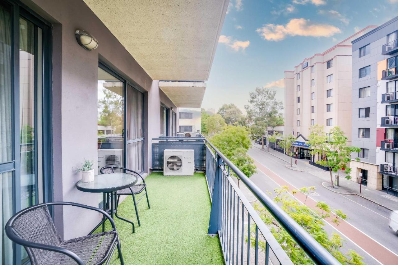 4 So Much Family 2br Parking Apartment