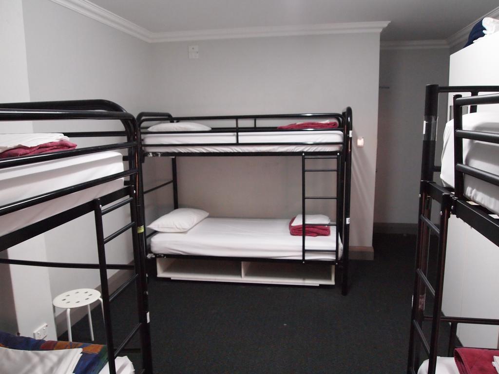 The Emperors Crown Hostel Hostel *