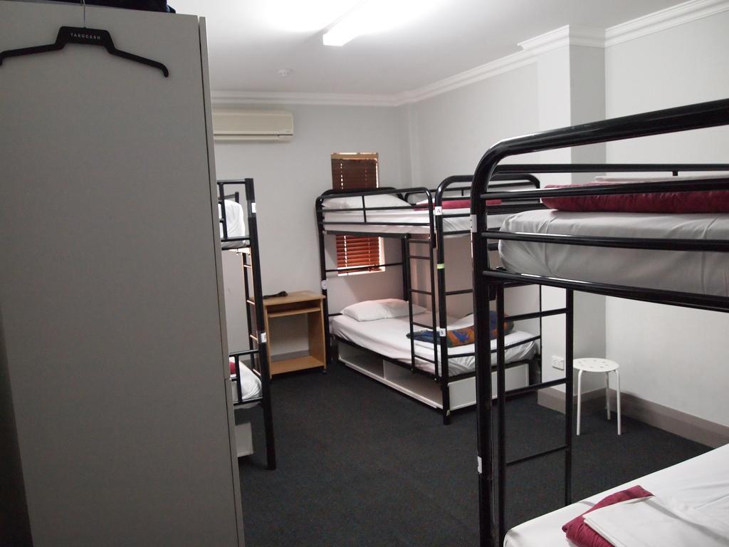 The Emperors Crown Hostel * Perth
