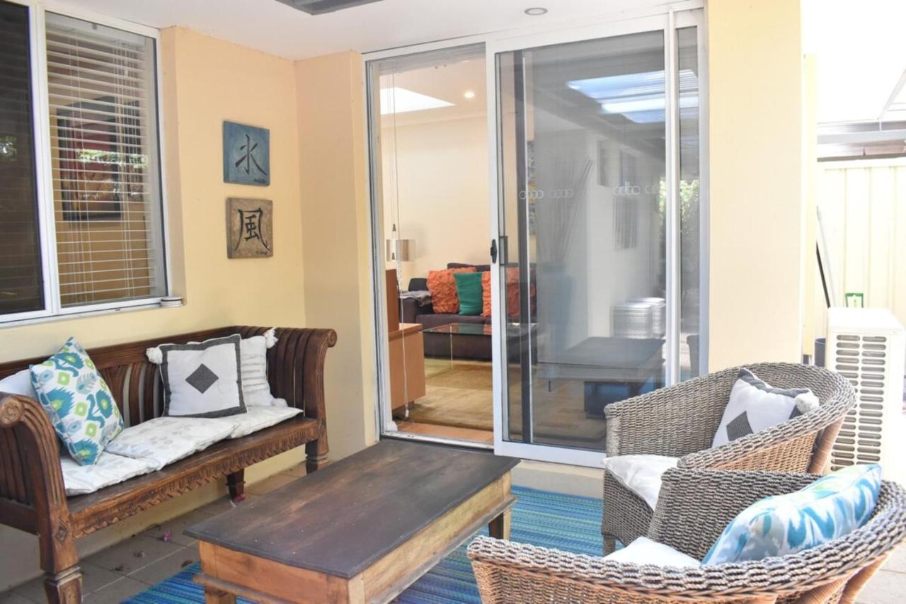 Bright 2 Bedroom In A Great Location * Perth