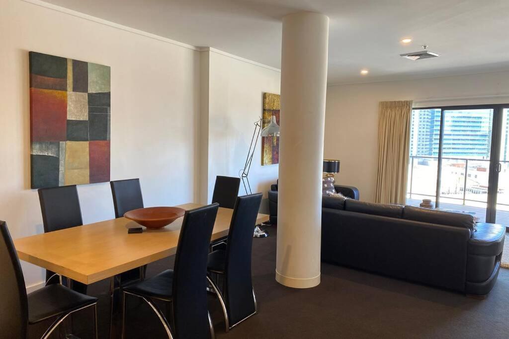 City Views So Central Netflix Wine Parking Wifi * Perth