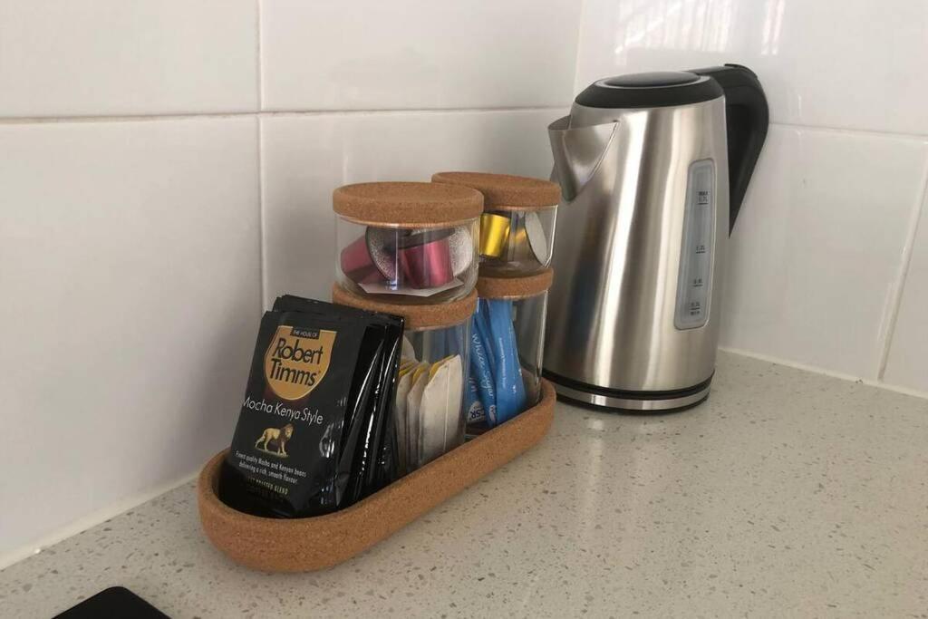Convenient Airport Sunny Garden Wifi Netflix Wine Perth
