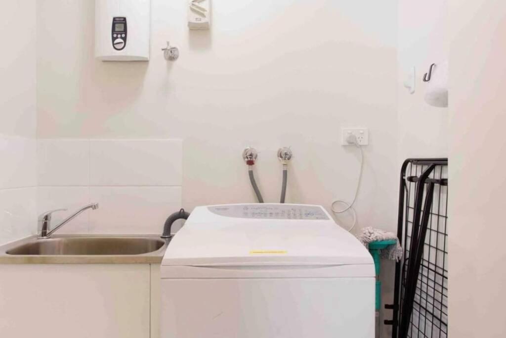 Convenient Airport Sunny Garden Wifi Netflix Wine * Perth